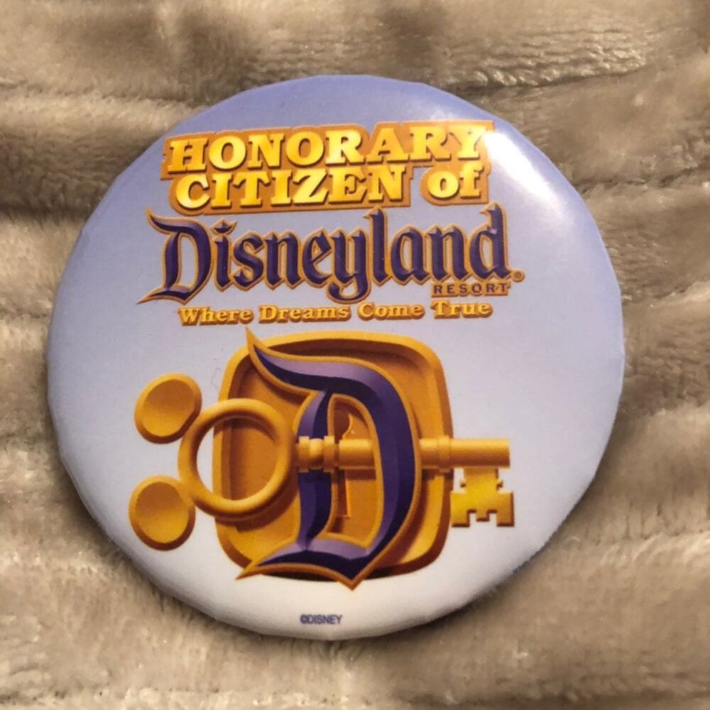 Disneyland Souvenir Pin Collector Honorary Citizen of Disneyland vintage mickey